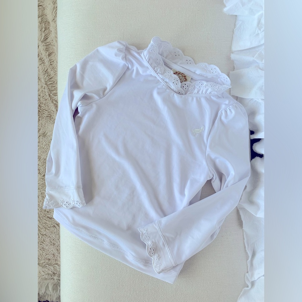 Beaufort Bonnet Winnie's Wave Spotter white eyelet rash guard in girls size 5.